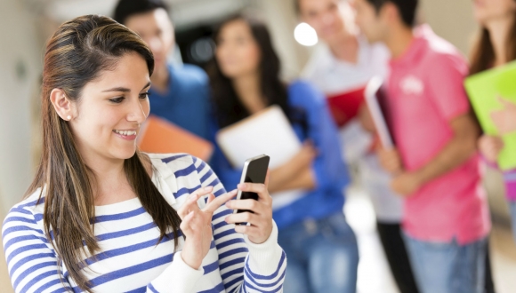 הרצאה: מחקר השוואתי רב לאומי בנושא שימושים בטלפונים ניידים הרצאה: מחקר השוואתי רב לאומי בנושא שימושים בטלפונים ניידים